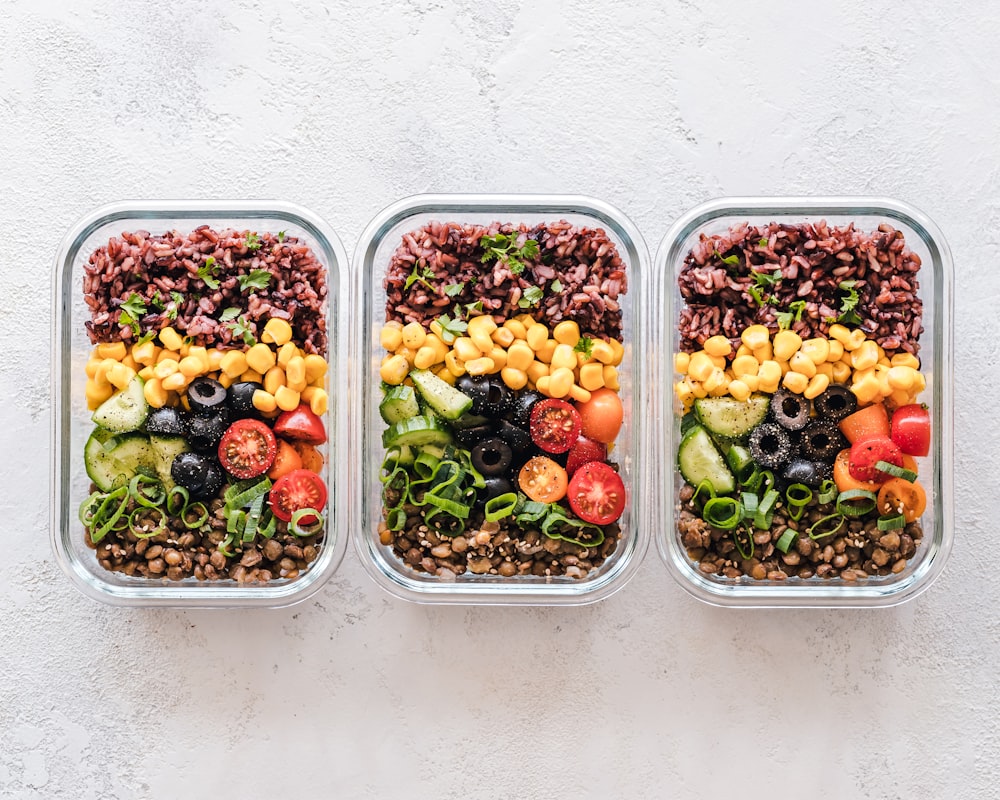 Alimentación saludable con frutas y verduras frescas